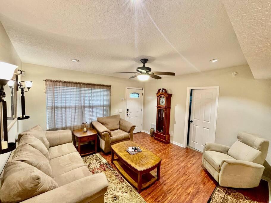 Cozy Modest Home Near Universal Studios/Volcanobay ออร์ลันโด ภายนอก รูปภาพ